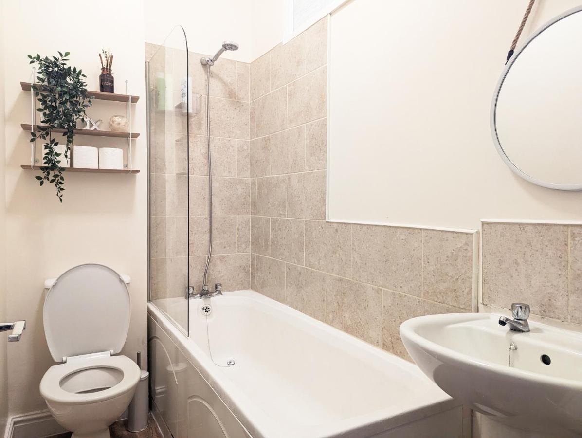 Guest Rooms In Anfiled Near Stadium, Free Parking Liverpool Luaran gambar